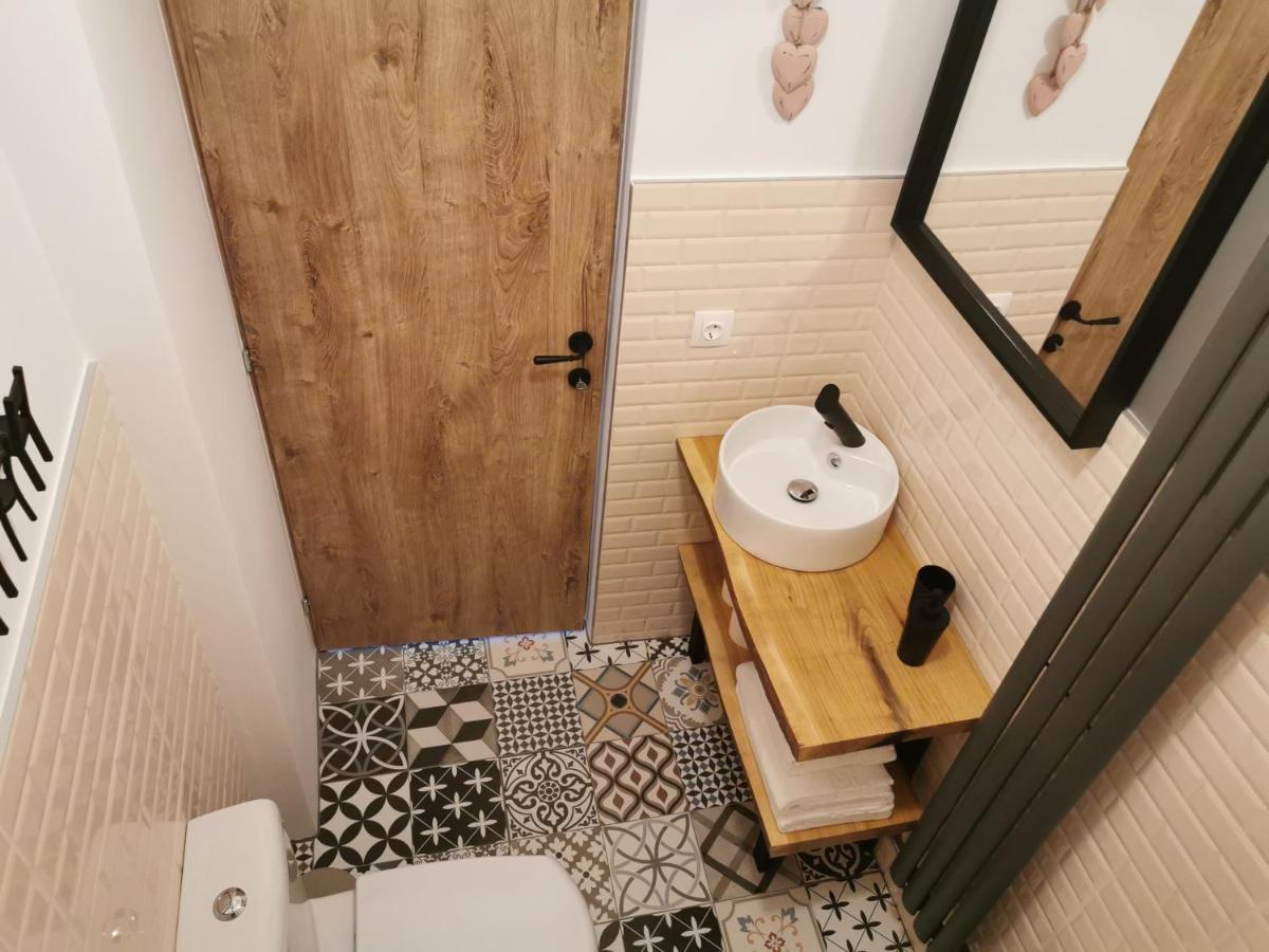 Central Park Studio Petroşani Εξωτερικό φωτογραφία